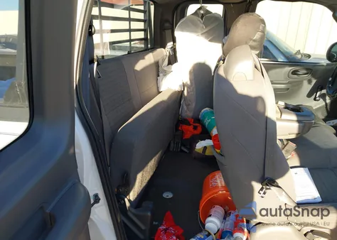 2003 Ford F-150 Xl/Xlt z USA, uszkodzony, nr VIN 2FTRX17253CB04982